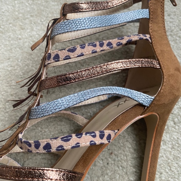 🆕️ Strappy Faux Suede Heels, Size 8.5 - Picture 3 of 10